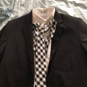 Suit jacket, white long sleeve shirt and tie